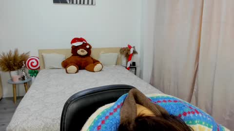 Snapshot of alexa_dolly chatting on 12/16/24, 09:03 Alexa online show from 12/16/24, 09:03