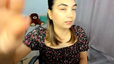 Snapshot of alexa_dolly chatting on 10/06/25, 05:49 Alexa online show from 10/06/25, 05:49