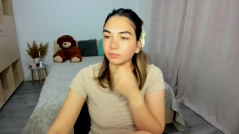 Snapshot of alexa_dolly chatting on 11/06/25, 07:20 Alexa online show from 11/06/25, 07:20