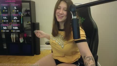 dont be afraid to click social media link its  working  just click on that  online show from 11/22/25, 12:20