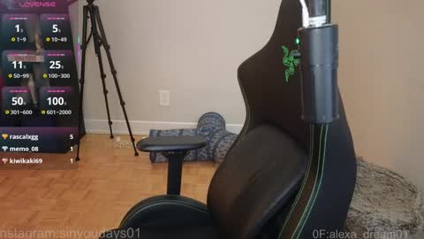 Snapshot of alexa_dream chatting on 02/22/26, 04:02 dont be afraid to click social media link its working just click on that online show from 02/22/26, 04:02
