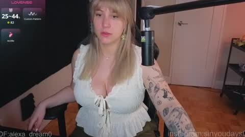 Snapshot of alexa_dream chatting on 06/04/26, 02:50 dont be afraid to click social media link its working just click on that online show from 06/04/26, 02:50