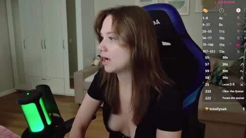 Snapshot of alexa_feels chatting on 07/10/26, 04:20 Little Duck homie online show from 07/10/26, 04:20