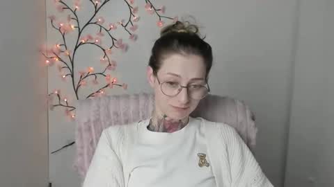 Snapshot of alexa_kittie chatting on 05/18/26, 05:30 Alexa online show from 05/18/26, 05:30