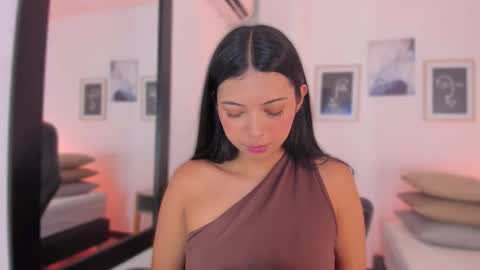 Snapshot of alexa_millers_ chatting on 10/28/25, 04:27 Alexa Millers online show from 10/28/25, 04:27