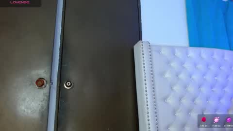 Snapshot of alexa_priincess chatting on 11/15/25, 03:30 online show from 11/15/25, 03:30