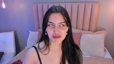 Alexa Thaylor online show from 09/30/25, 03:39