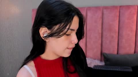 Alexa Thaylor online show from 10/27/25, 01:09