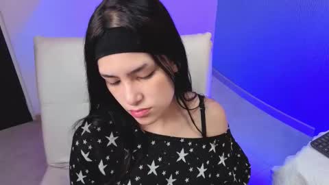 Alexa Thaylor online show from 12/22/25, 02:58