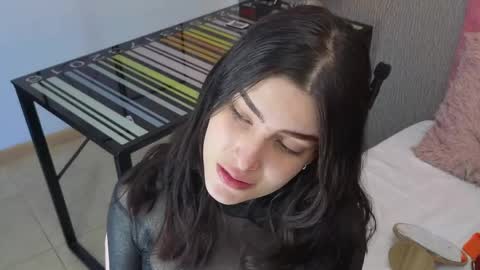 Alexa Thaylor online show from 04/22/26, 06:42