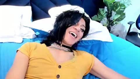 alexa_vandercloude online show from 02/06/25, 12:22