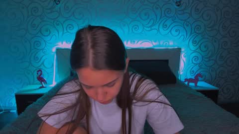 angel online show from 12/12/24, 06:47