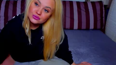 AlexaLaVibes online show from 04/19/26, 04:56