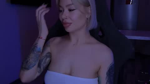 Alexa Mason online show from 10/29/25, 02:25