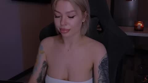 Alexa Mason online show from 11/19/25, 02:11