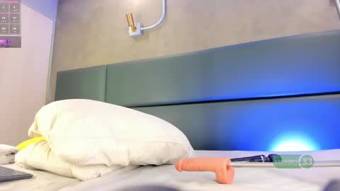 Snapshot of alexamonroe_ chatting on 09/27/25, 09:53 Alexa online show from 09/27/25, 09:53