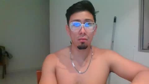 Snapshot of alexandbrandom chatting on 10/14/25, 12:11 Dotados online show from 10/14/25, 12:11