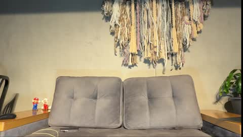 Alex  Dani online show from 12/04/24, 05:27