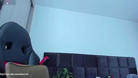 Onlyfansalexmartinezwb  Instagram alexwbmartinez  Twitter martinezcb937 online show from 04/11/26, 04:55