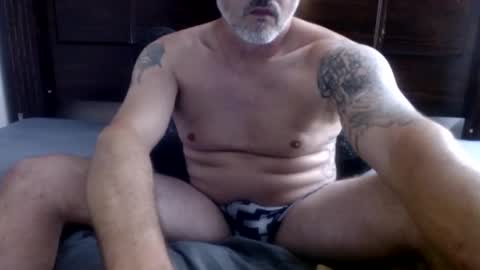 Snapshot of alexanderbloo chatting on 09/17/25, 08:27 Sean online show from 09/17/25, 08:27