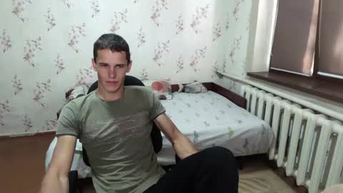 Snapshot of alexanderstrongs chatting on 09/22/25, 06:15 alexanderstrongs online show from 09/22/25, 06:15