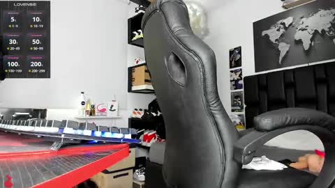 Snapshot of alexanderwalke chatting on 03/10/25, 10:02 Alexander online show from 03/10/25, 10:02