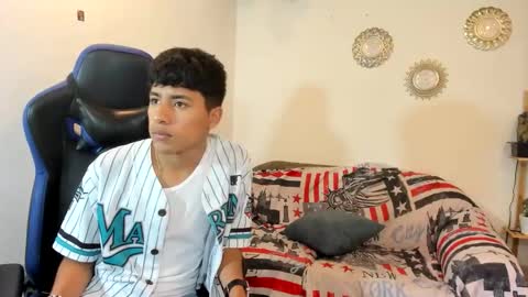 Snapshot of alexandluke1 chatting on 10/17/25, 01:46 chicos hot online show from 10/17/25, 01:46