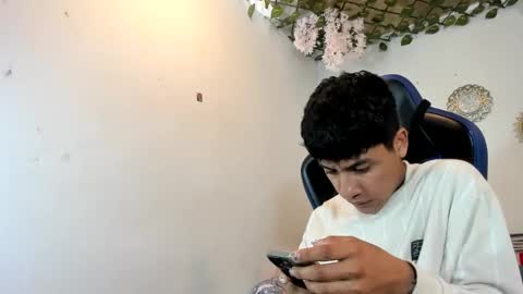 chicos hot online show from 10/20/25, 01:22