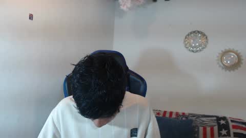 chicos hot online show from 10/21/25, 01:45