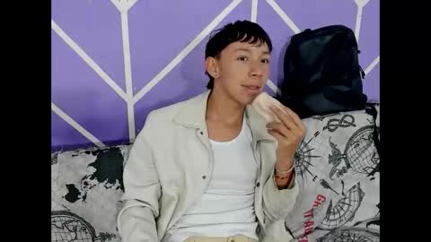 chicos hot online show from 12/05/25, 03:41