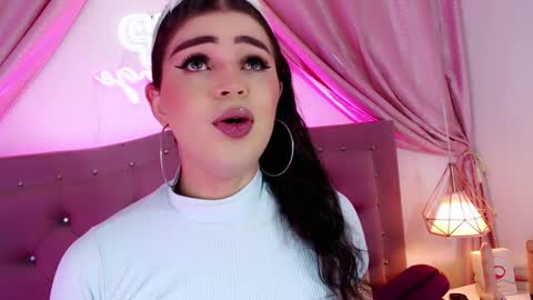 Snapshot of alexandra_evanz chatting on 12/06/24, 11:00 Alexandra Spellman online show from 12/06/24, 11:00