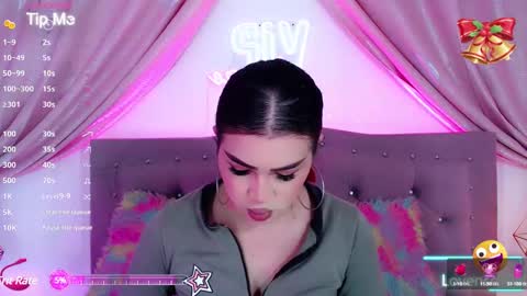 Snapshot of alexandra_evanz chatting on 12/12/24, 10:02 Alexandra Spellman online show from 12/12/24, 10:02