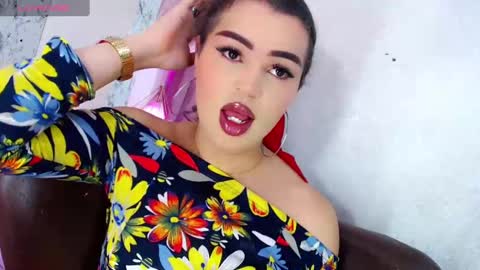 Snapshot of alexandra_evanz chatting on 01/24/25, 10:32 Alexandra Spellman online show from 01/24/25, 10:32