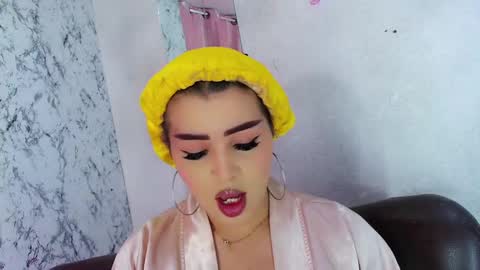 Snapshot of alexandra_evanz chatting on 02/04/25, 10:10 Alexandra Spellman online show from 02/04/25, 10:10