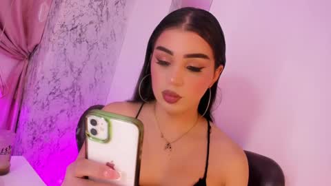 Snapshot of alexandra_evanz chatting on 03/06/25, 11:58 Alexandra Spellman online show from 03/06/25, 11:58