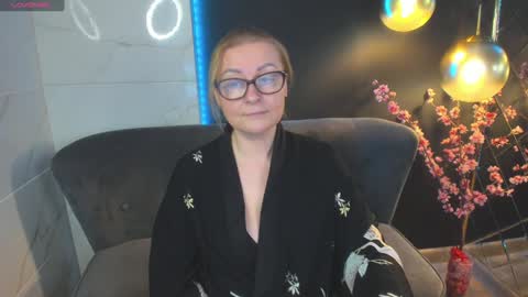 Snapshot of alexandra_kind chatting on 12/22/24, 04:59 Alexandra online show from 12/22/24, 04:59