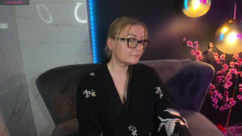 Snapshot of alexandra_kind chatting on 12/30/24, 04:51 Alexandra online show from 12/30/24, 04:51