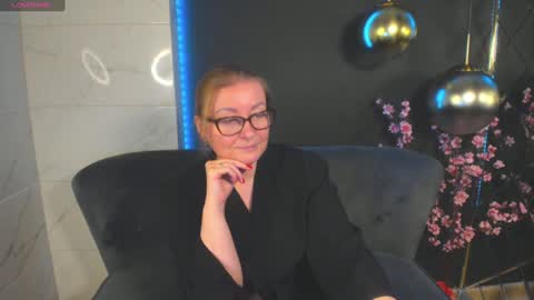 Snapshot of alexandra_kind chatting on 01/12/25, 04:40 Alexandra online show from 01/12/25, 04:40