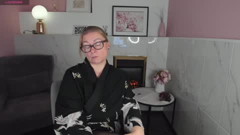 Snapshot of alexandra_kind chatting on 01/14/25, 05:56 Alexandra online show from 01/14/25, 05:56