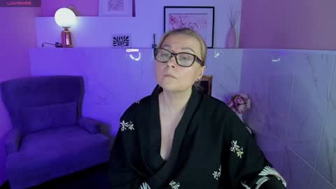 Snapshot of alexandra_kind chatting on 01/19/25, 07:26 Alexandra online show from 01/19/25, 07:26