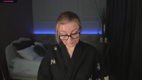 Snapshot of alexandra_kind chatting on 01/24/25, 03:32 Alexandra online show from 01/24/25, 03:32