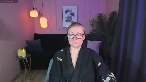 Snapshot of alexandra_kind chatting on 02/08/25, 02:05 Alexandra online show from 02/08/25, 02:05