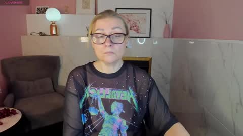 Snapshot of alexandra_kind chatting on 02/17/25, 08:41 Alexandra online show from 02/17/25, 08:41