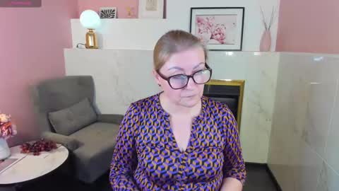 Snapshot of alexandra_kind chatting on 02/27/25, 12:10 Alexandra online show from 02/27/25, 12:10