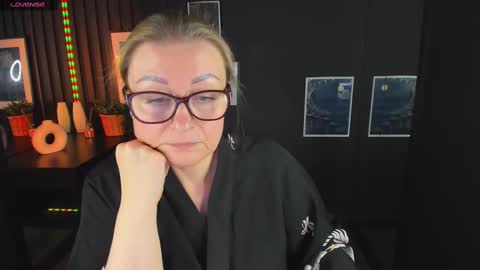 Snapshot of alexandra_kind chatting on 03/04/25, 09:54 Alexandra online show from 03/04/25, 09:54