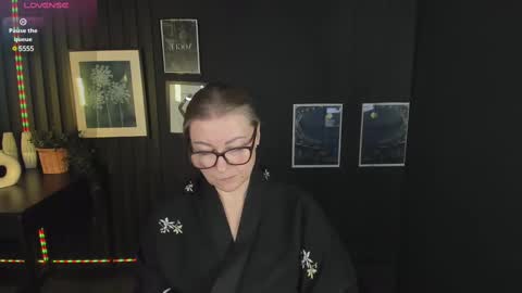 Snapshot of alexandra_kind chatting on 03/07/25, 12:04 Alexandra online show from 03/07/25, 12:04