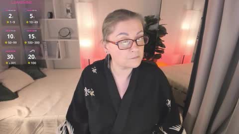 Alexandra online show from 03/25/26, 10:38