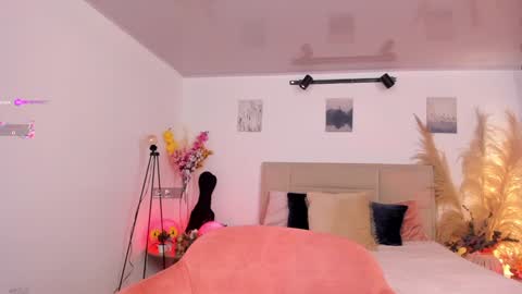 Alexandra Rodriguez online show from 01/08/25, 02:25