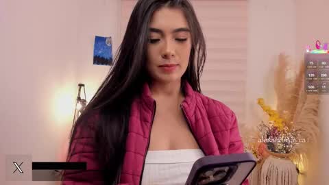 Alexandra Rodriguez online show from 12/15/25, 11:42