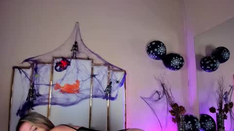 alexandraa_gomez online show from 10/30/25, 08:20